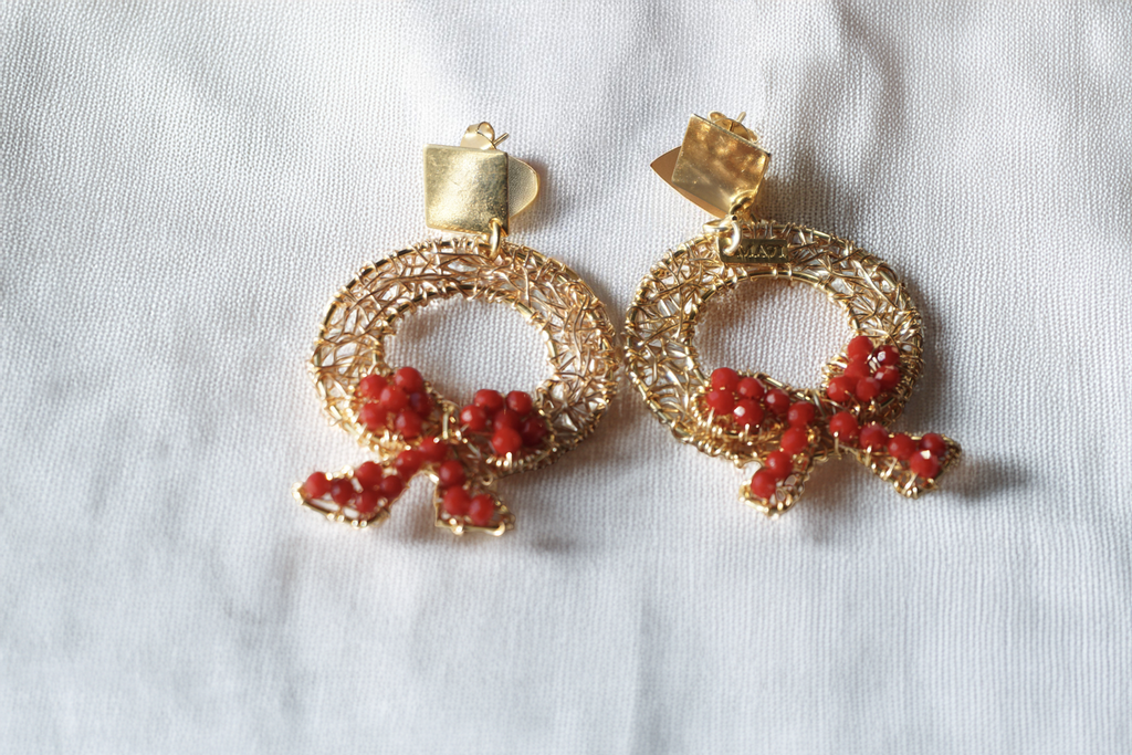 Festive Wreath Earrings – Holiday Hoop with Red Bow Detail