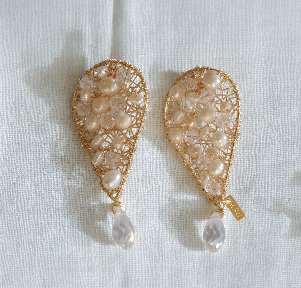 Pearl Soul Earrings – Teardrop Elegance with Pearls and Crystals