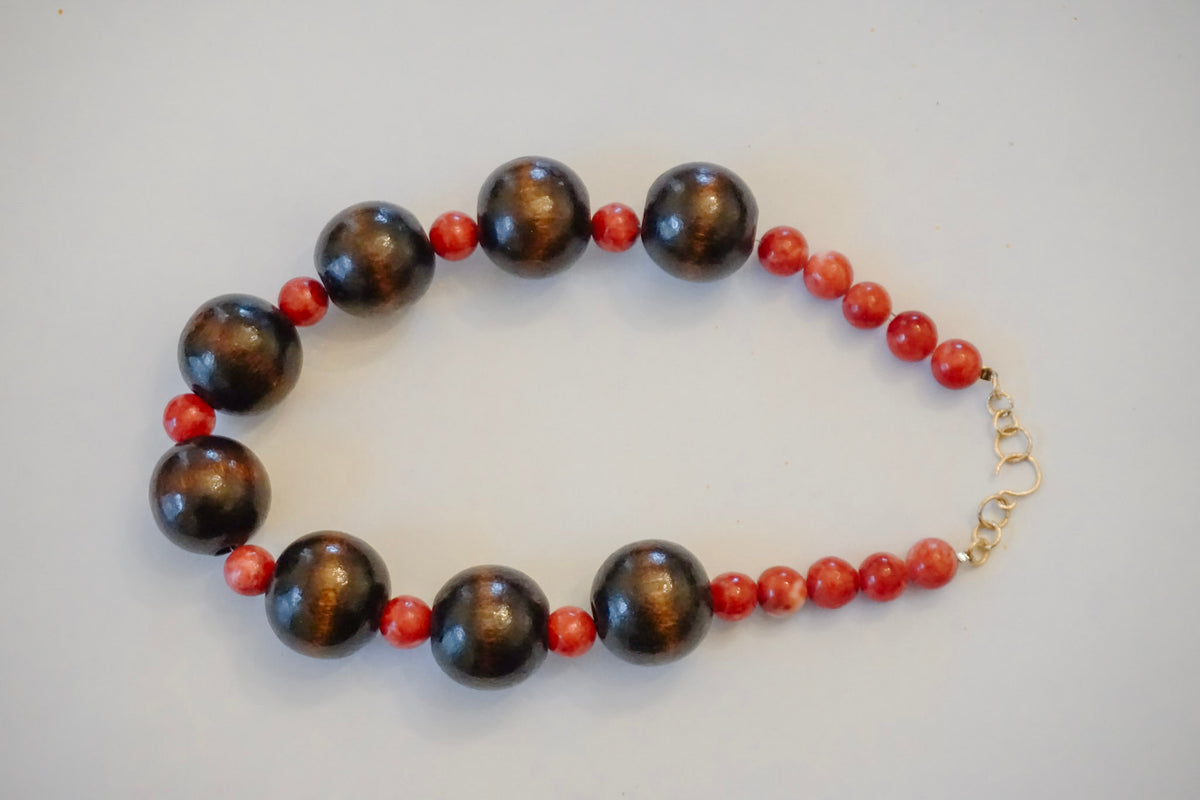 Cacao Coral Necklace – Bold Black & Red Beaded Statement