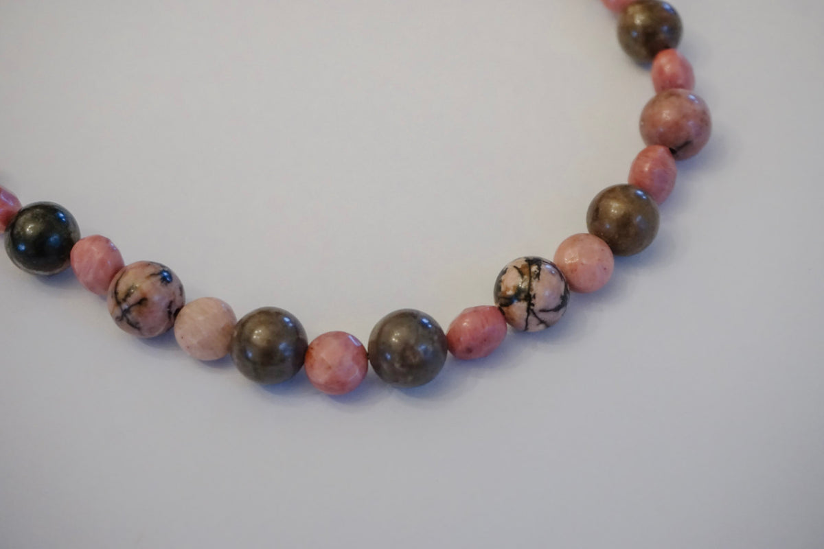 TerraRose Necklace – Earthy Stone Beaded Collar