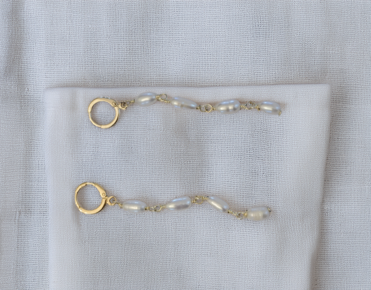 Pierina Earrings – Minimalist Gold Hoops with Freshwater Pearl Drops