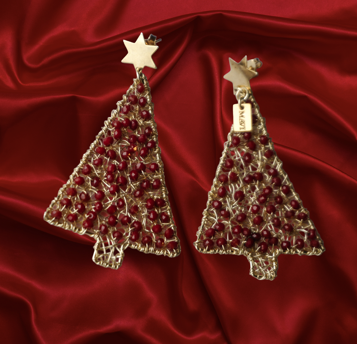 ÁrbolRojo Earrings – Holiday Red Beaded Wire Art