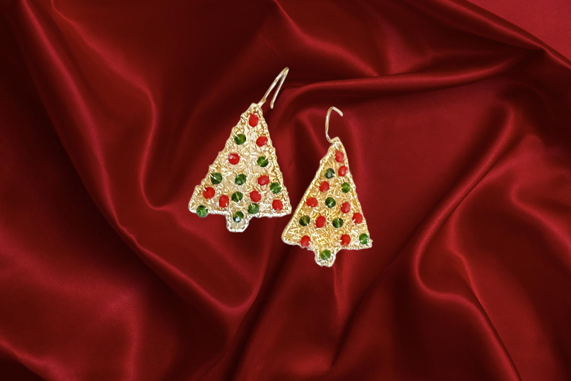 FestivePine Earrings – Wire-Wrapped Holiday Tree Drops
